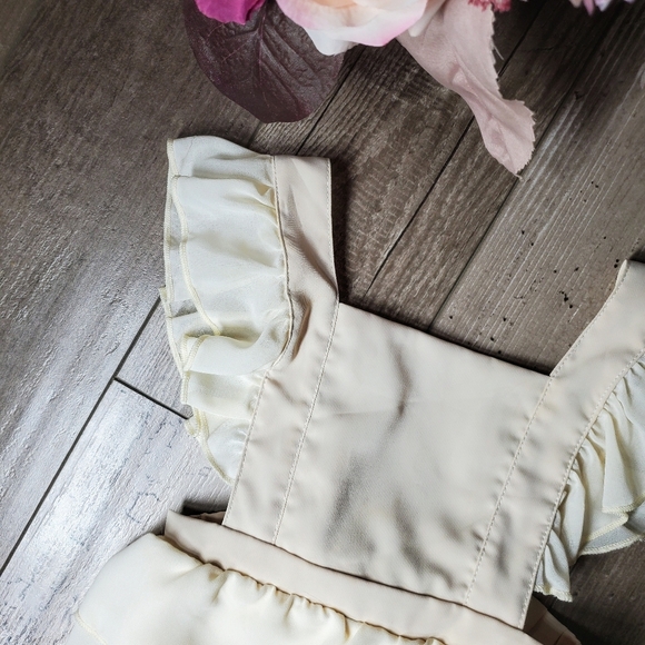 Bailey's Blossoms Oatmeal Cream Off-White Ruffle Bubble Baby Romper Size 9-12m - Picture 8 of 12